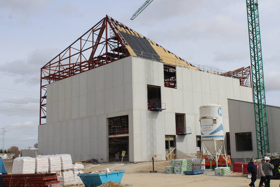 Visita institucional a las obras de la Casa de la Música y el Teatro de Arroyo de la Encomienda