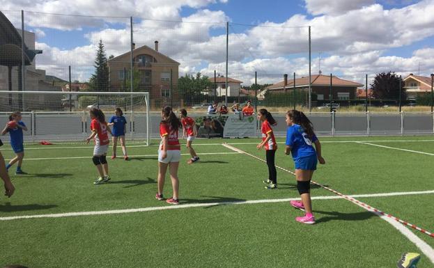 V Torneo Balonmano Hierba Solidario Club BM Arroyo