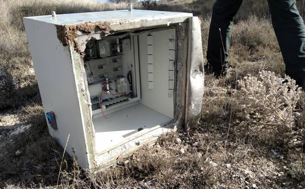 La Policía Local de Arroyo recupera una caja fuerte forzada y abandonada