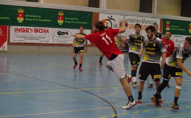 El BM Arroyo no cede en el Antonio Garnacho