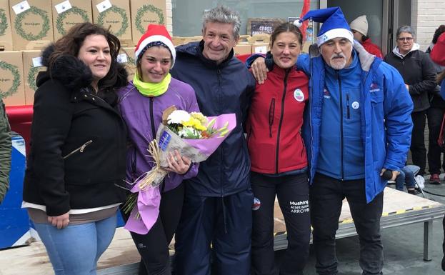 Más de mil atletas en la Carrera del Turrón de Arroyo para aplaudir a un ejemplo de superación
