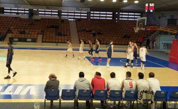 Fin a la racha de cinco victorias consecutivas en Vitoria del Club Baloncesto La Flecha de liga EBA