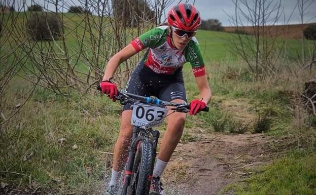 La ciclista Estela Domínguez líder absoluta de Castilla y León en BTT