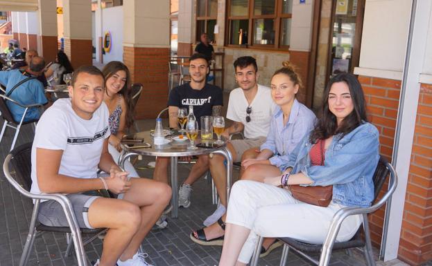 Ansia por socializar y por el terraceo en Arroyo