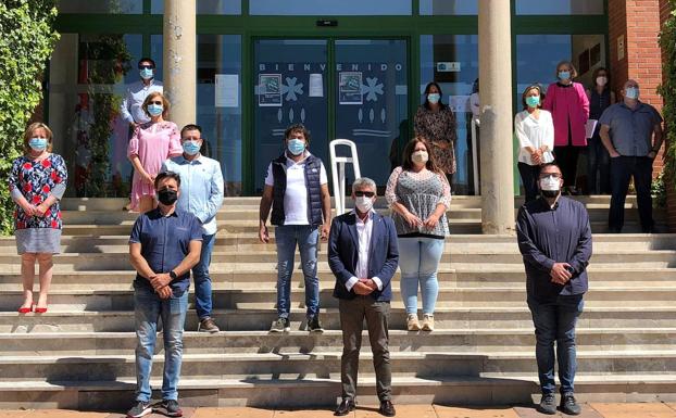 Arroyo pone fin a los diez días de luto oficial con un minuto de silencio en memoria de los fallecidos por Covid-19