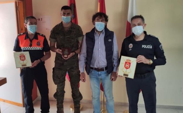 El grupo de caballería Villaviciosa XII agradece la labor de la Policía Local y Protección Civil de Arroyo de la Encomienda