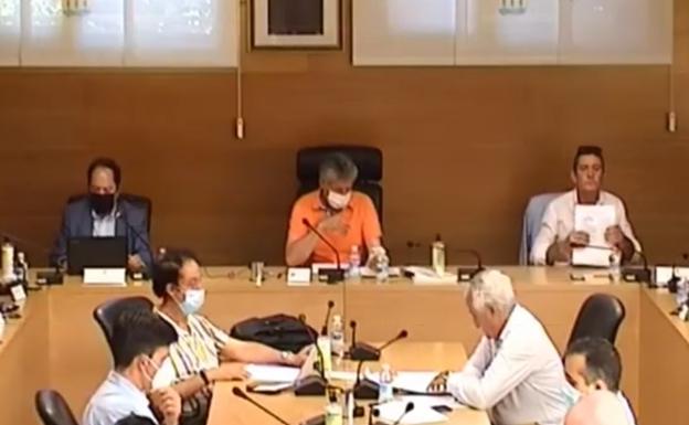 El pleno de Arroyo aprueba conceder millón y medio de euros en ayudas a autónomos y pequeños empresarios