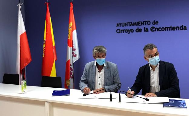 El Ayuntamiento de Arroyo y Aquona suscriben un convenio de colaboración para la creación de un fondo social