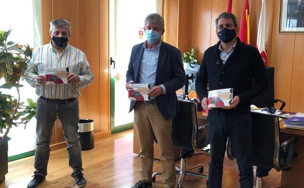 Arroyo presenta la guía 'Los mejores profesionales en tu municipio'