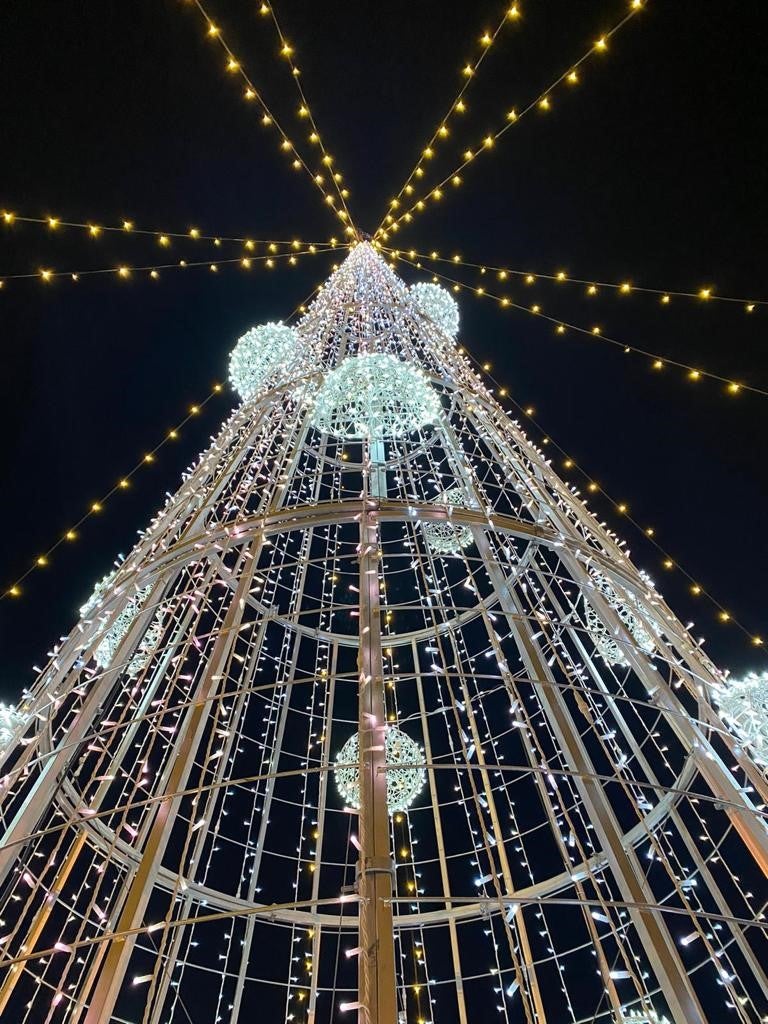 Encendido de la iluminación navideña en Arroyo de la Encomienda