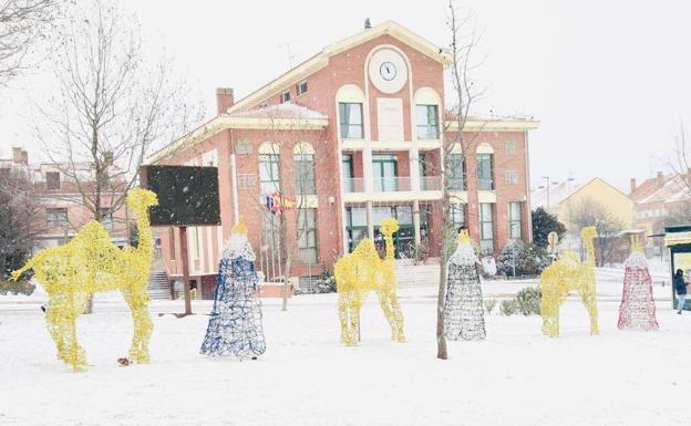 La limpieza de las principales vías de acceso a los barrios deArroyo marcó una complicada jornada de trabajo