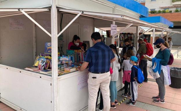 Éxito de participación en la I Feria del Libro de Arroyo