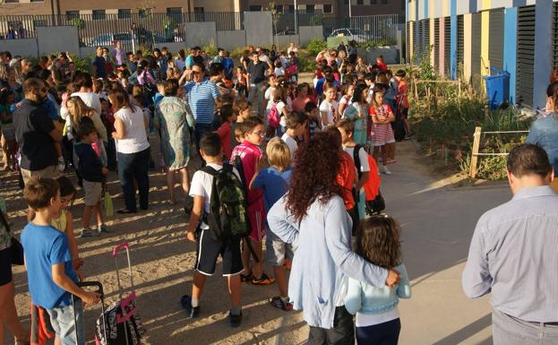 El pleno de Arroyo aprueba ayudas para gastos escolares en infantil, primaria y secundaria de cara al curso 2021-2022