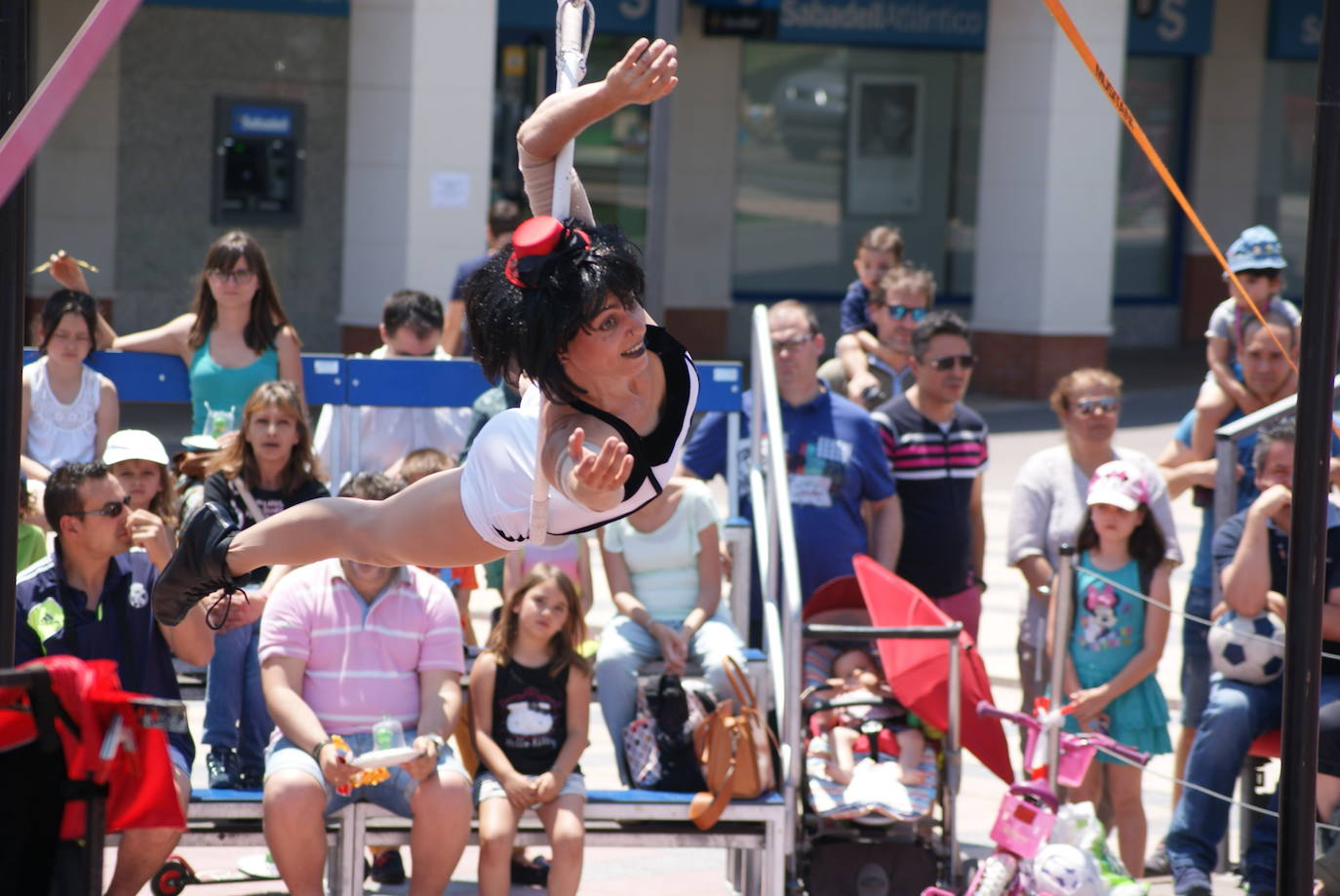 Vuelve el festival Sin Telón de teatro de calle a Arroyo