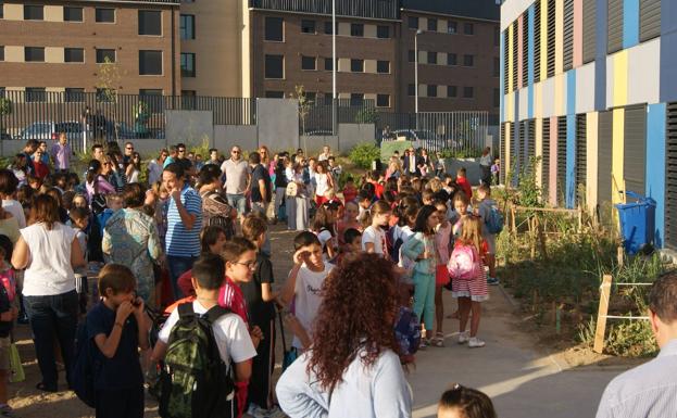 Arroyo destina 240.000 euros a ayudas de gastos escolares