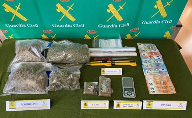 La Guardia Civil desmantela un punto de venta de drogas enfrente de un colegio de Arroyo de la Encomienda