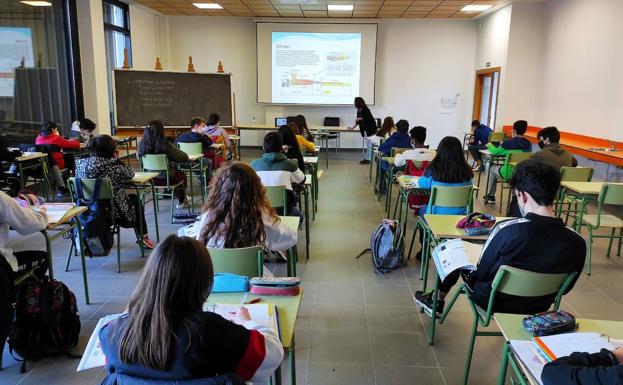 Arroyo dota con más de 240.000 euros las líneas de ayudas escolares