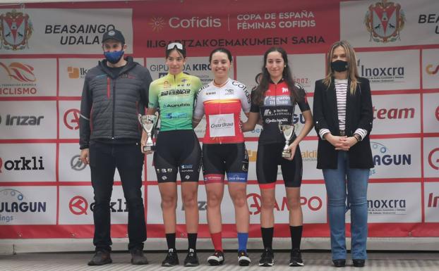 «El ciclismo femenino está mejorando poco a poco, aunque queda un largo camino por recorrer»