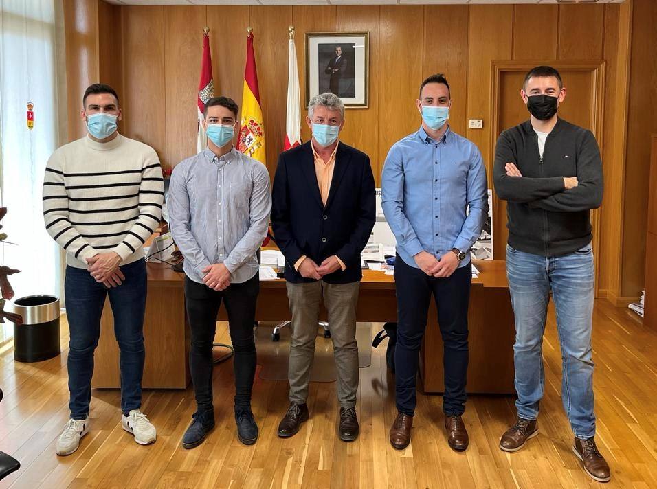 Toma de posesión de tres nuevos policías locales