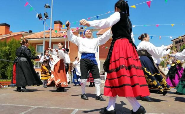 Deporte, música, juegos y danzas para las pre-fiestas de Arroyo