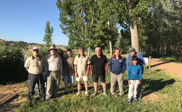 Los pescadores arroyanos lanzan la caña por San Antonio en Castronuño