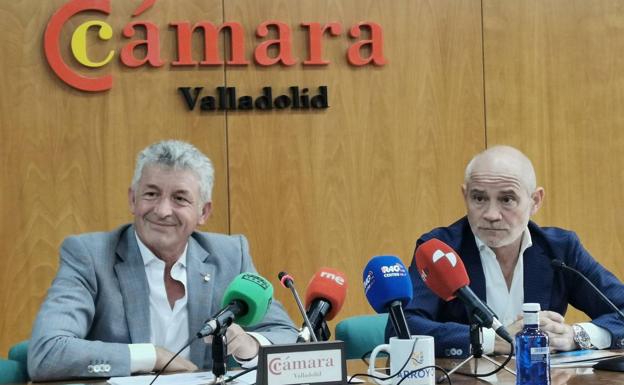 El alcalde de Arroyo, Sarbelio Fernández y el presidente de la Cámara de Comercio Víctor Caramanzana 