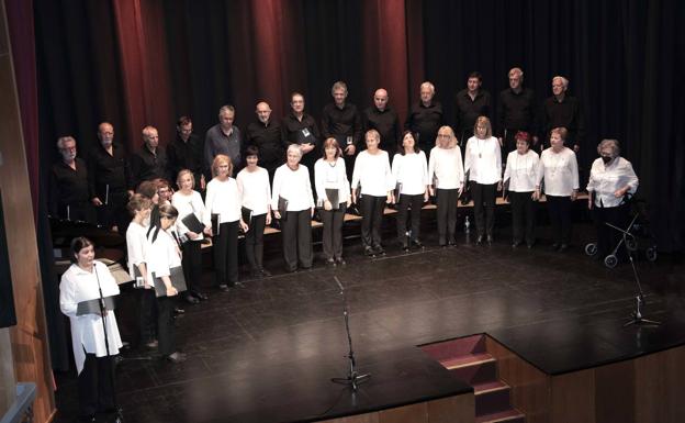 La Coral Támbara lleva sus voces hasta Ciudad Rodrigo y La Alberca