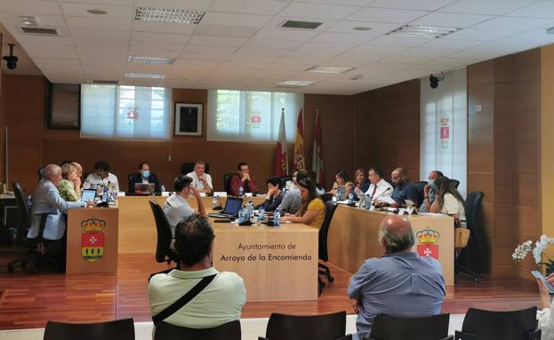 El Ayuntamiento de Arroyo aumenta en 571.100 euros la inversión para calzadas y señalización vial