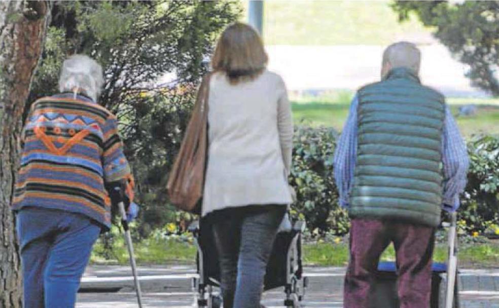 Arroyo reafirma su compromiso con los mayores y dependientes