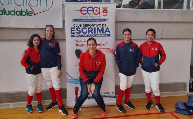 Los tiradores arroyanos traen a casa dos bronces en el I Torneo Regional de esgrima