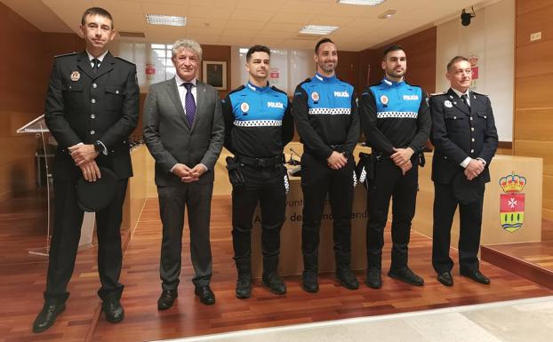 Toma de posesión de tres nuevos agentes de la Policía Local