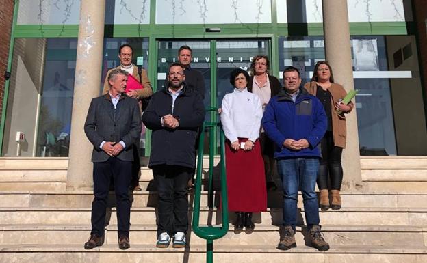 Acto institucional del Ayuntamiento de Arroyo por el 25N