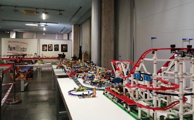 Una gran exposición montada con Legos