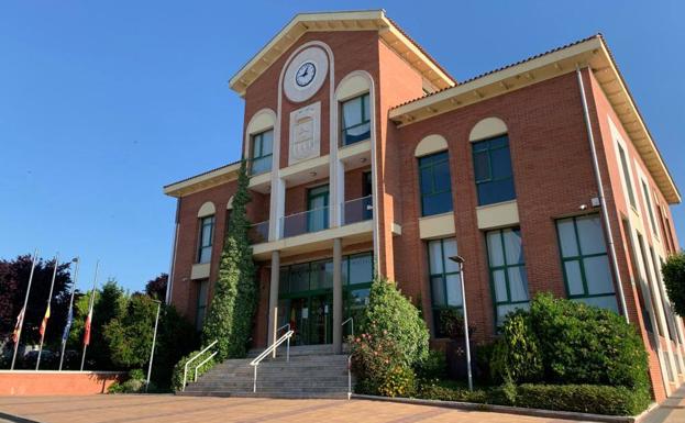 Arroyo celebra su último pleno municipal del año