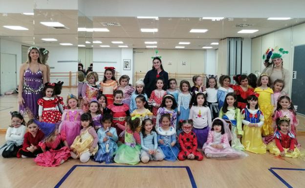 La Escuela de Danza se sumerge en la magia del carnaval