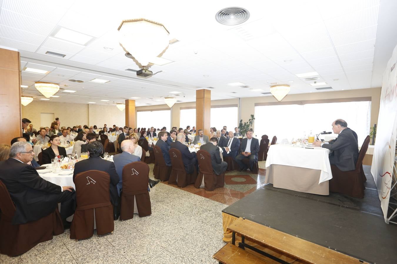 Foro económico de El Norte de Castilla en Salamanca con Tomás Villanueva