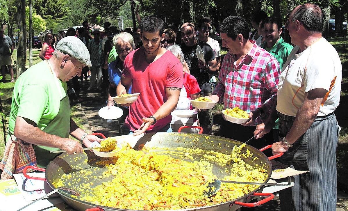 Paella popular para despedir las fiestas de El Maíllo. Salamanca