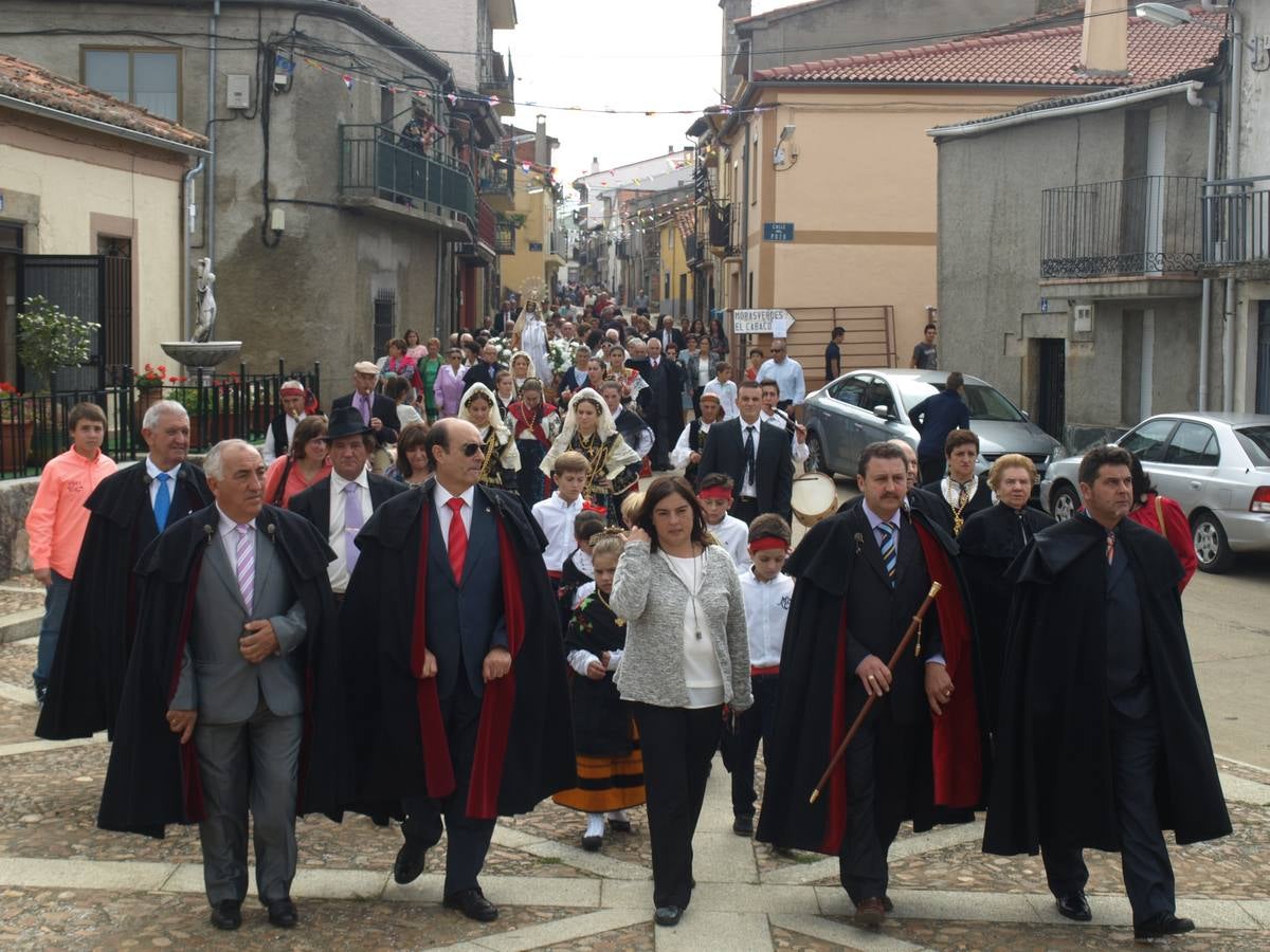 Procesión de la Virgen del Rosario en El Maillo (Salamanca)
