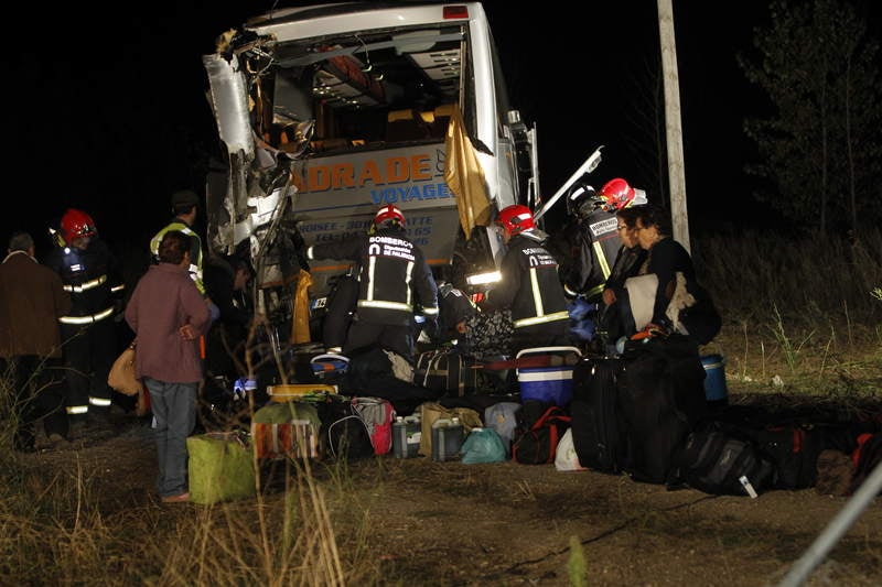 Tres muertos al colisionar dos autobuses en Torquemada