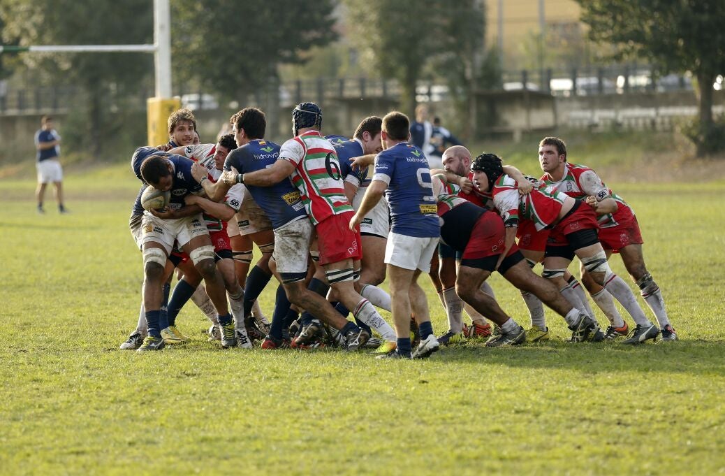 Partido de rugby entre el Hernani y el Quesos Entrepinares (21-29)