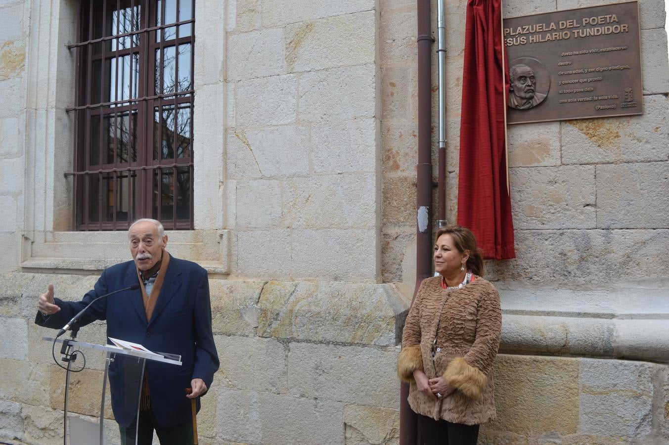 Zamora dedica una plaza al poeta Jesús Hilario Tundidor