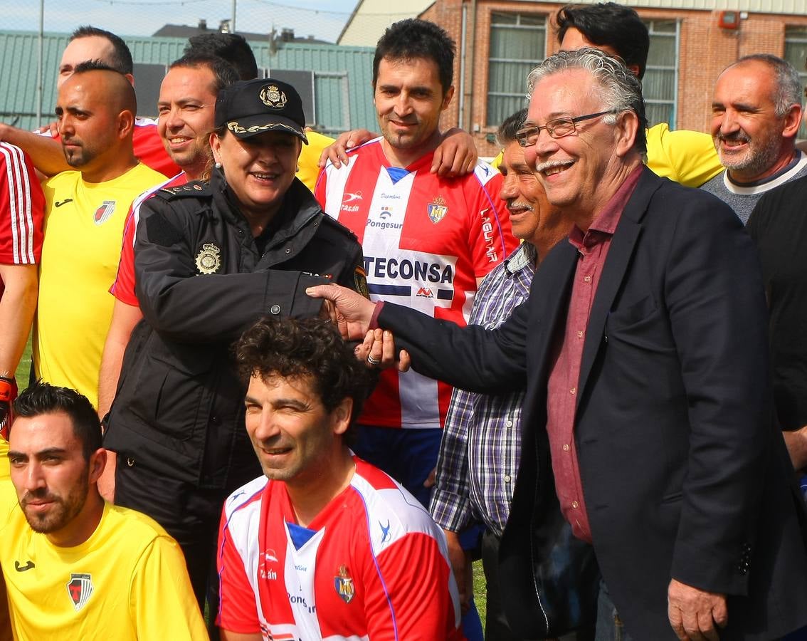 Partido de fútbol entre gitanos y Policía Nacional en Ponferrada (León)