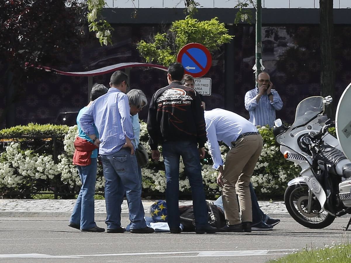 Herido un motorista al ser arrollado por un turismo en la glorieta de Vallsur