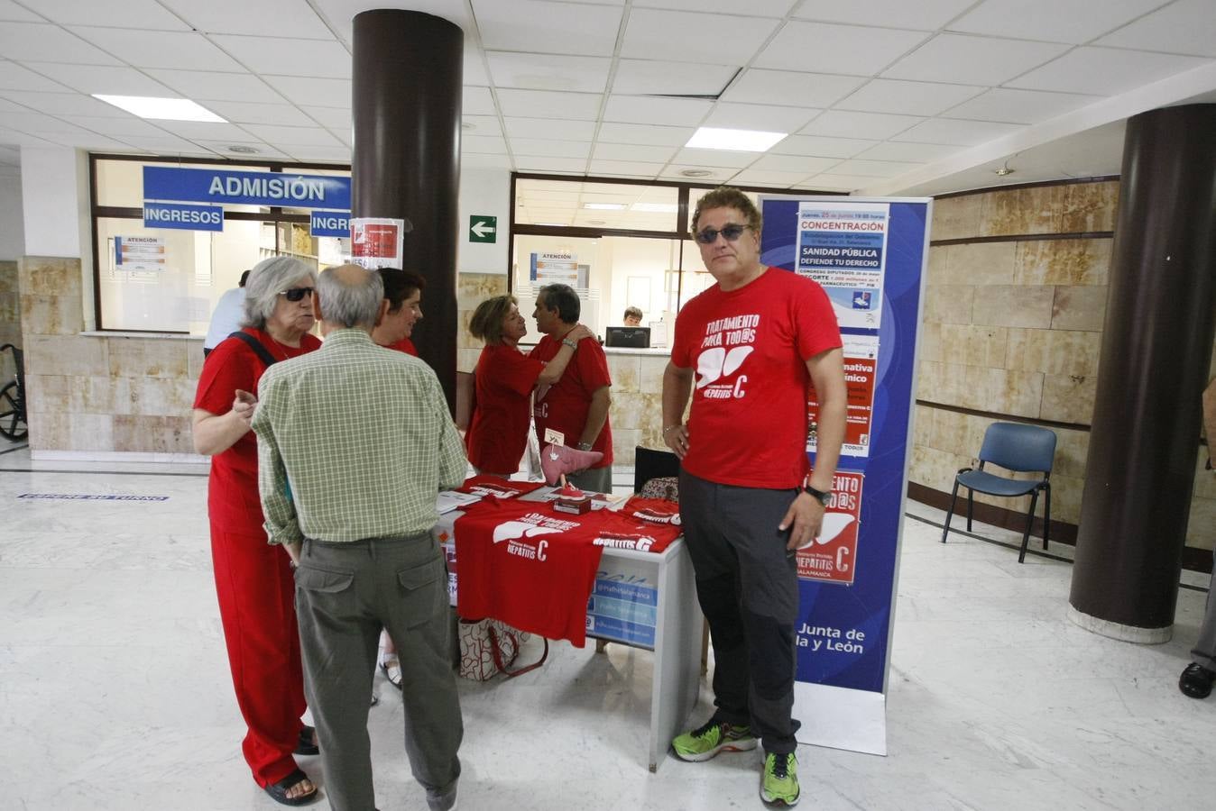 Afectados por la hepatitis C se manifiestan en Salamanca