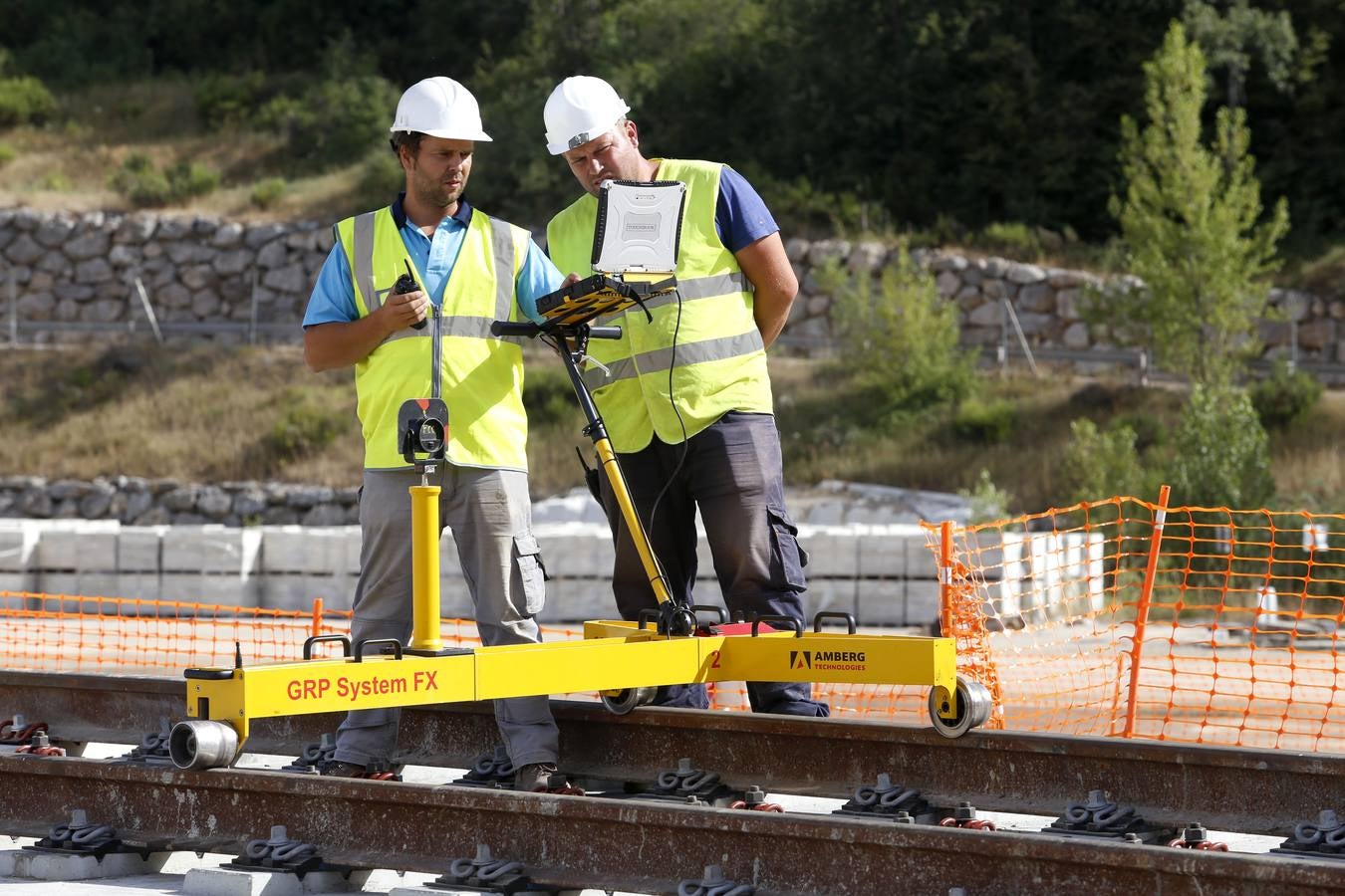 Ana Pastor, ministra de Fomento, visita las obras de la variante de Pajares en la línea de alta velocidad