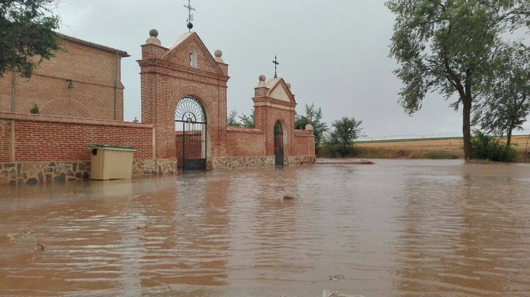 Alaejos sufre los efectos de una fuerte tromba de agua