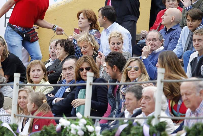 Enrique Ponce, Miguel Ángel Perera y Alejandro Talavante en la tercera corrida de la feria de Palencia (1/2)