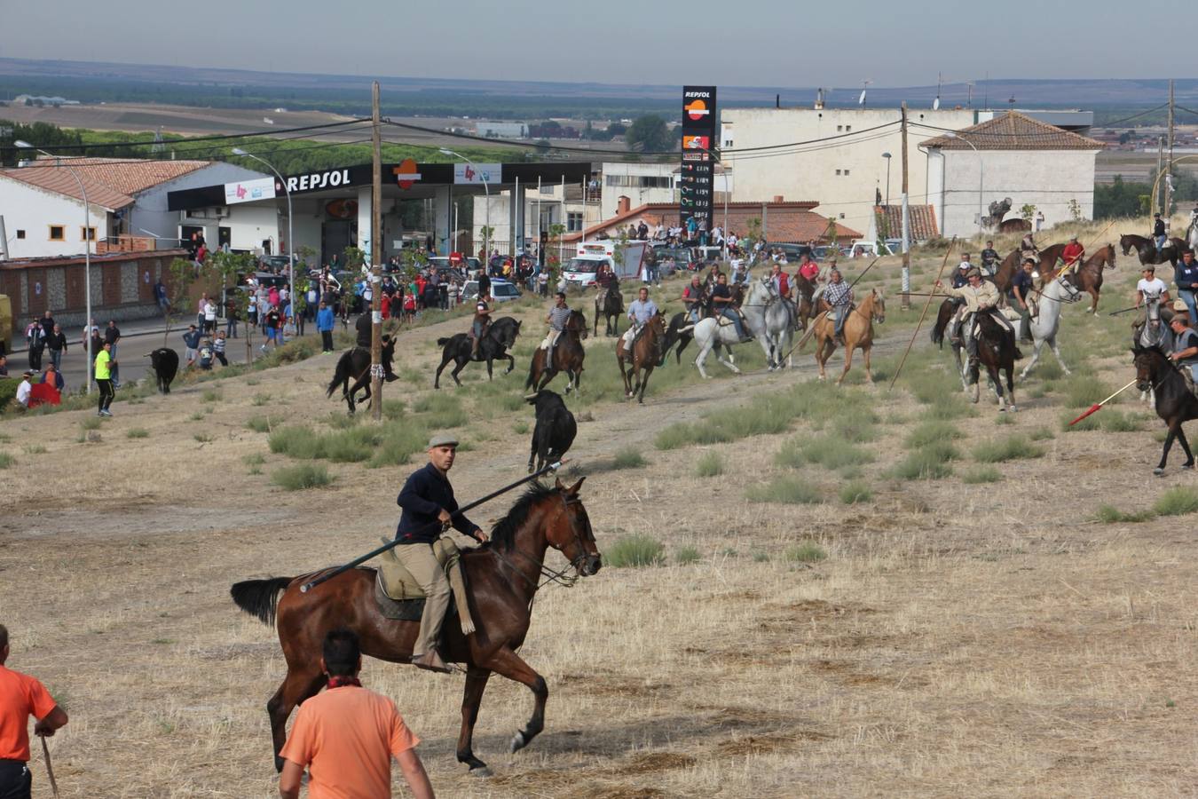 Así fue la cogida del herido en el primer encierro de las fiestas de Portillo (Valladolid)