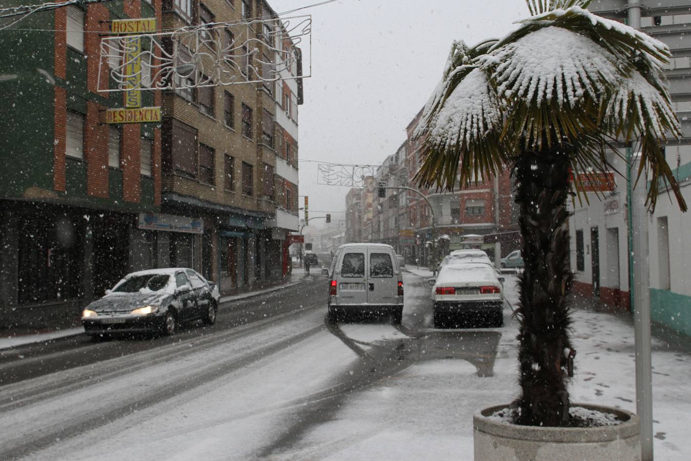 Intensa nevada en Guardo (Palencia) la mañana de Reyes