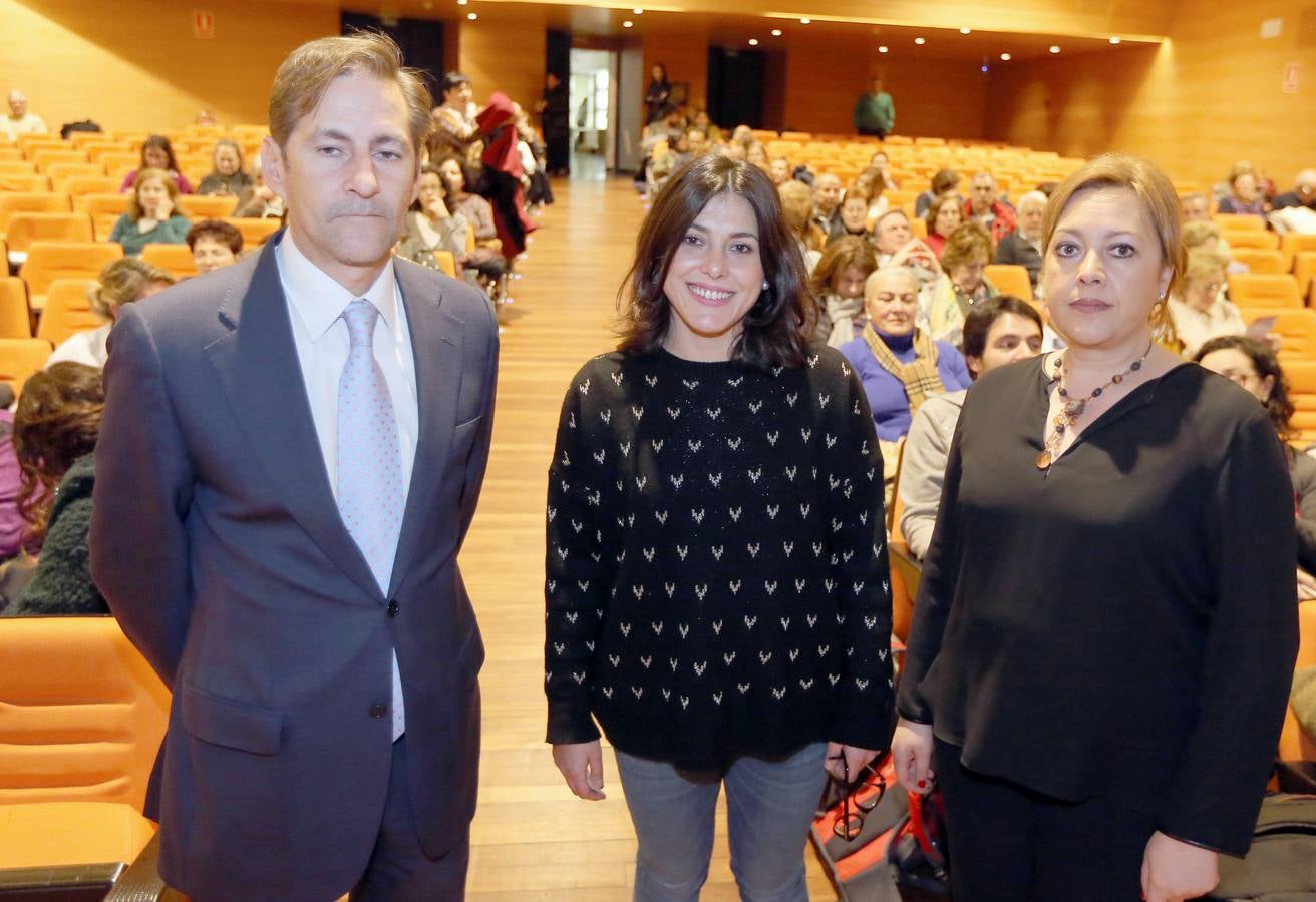 La psicóloga Ana Elúa en la Escuela de Padres de El Norte de Castilla